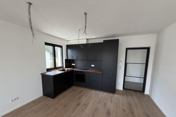 شقة حصرية من 4 غرف-Ingolstadt-Mailing-مجددة بشكل أساسي&حديثة
