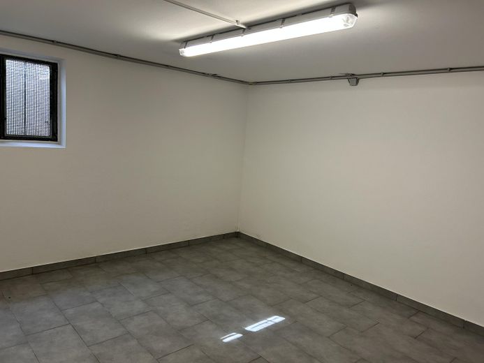 Moderna y luminosa vivienda pareada de planta abierta con jardín – Foto 22