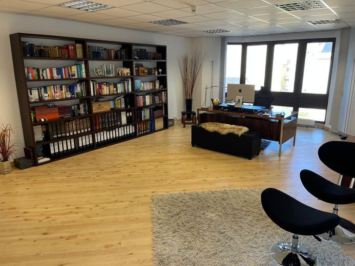 Wilhelmstraße üzerinde, Kurhaus yakınında, en iyi merkezi konumda temsili ofis, muayenehane veya daire – Büroraum