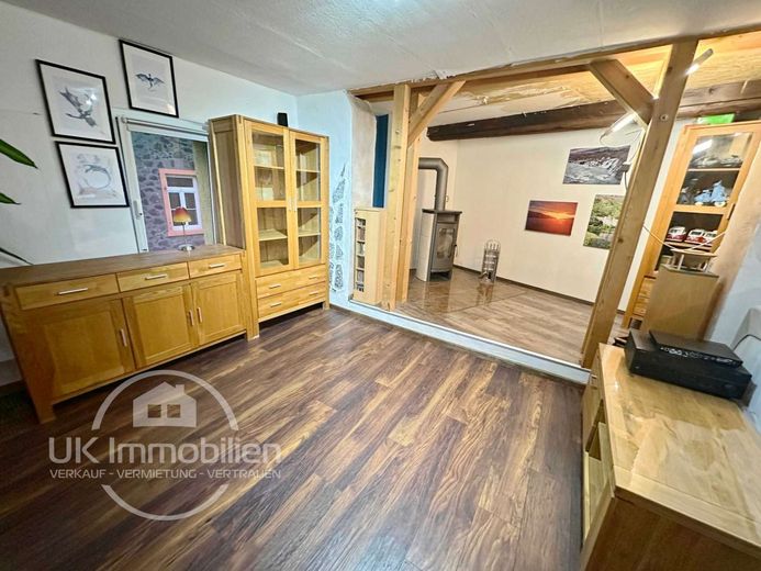 Saniert + Charmant! 1-2-Familienhaus im Hofreitenstil in MKK-Neuberg + Flexibel 5-8-Zimmer möglich! – Wohnen