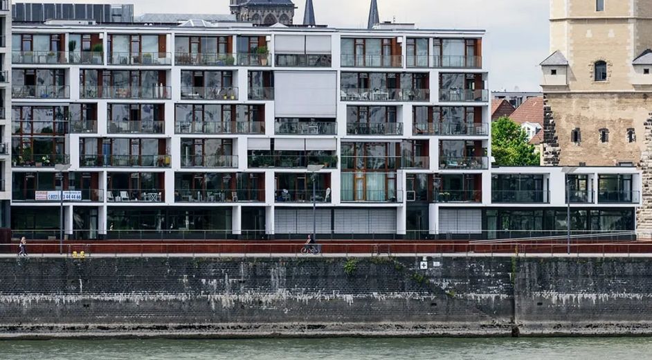Showroom oder Praxis/Büro mit 175qm in bester Ausstattung kurzfristig beziehbar! – Gebäude Home 4