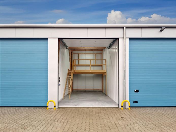 Magazzino capannone commerciale garage deposito a Reinfeld vicino a Lubecca, autostrada A1 – Lager Typ E mit Lagerbühne