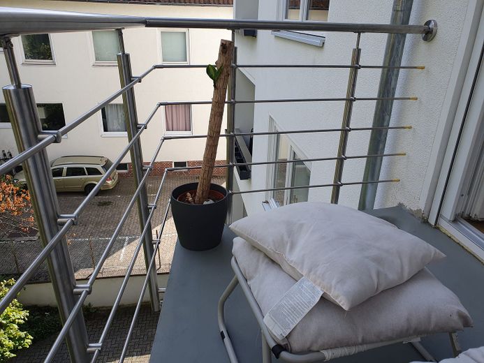 2-Zimmer/EBK/Bad/Balkon/Keller (fast) Erstbezug nach hochwertiger Sanierung direkt vom Eigentümer – Balkon