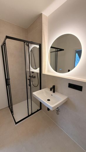 Sofort Verfügbar - 2-Zimmer Neubau-Wohnung mit Balkon – Bad 9
