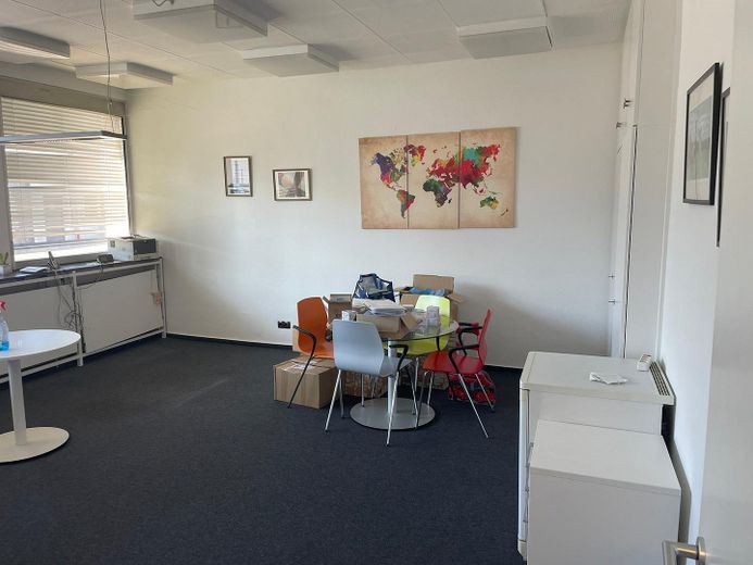 Helles und ruhiges Büro in Top-Lage in Hanau-Großauheim – Büro 2