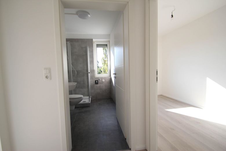 Bad / Schlafzimmer 3