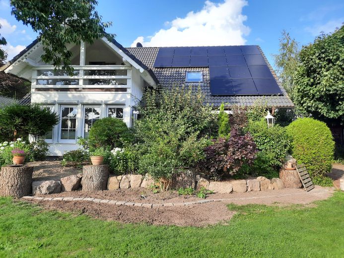 Splendida casa bifamiliare con vista sul lago – Hausansicht