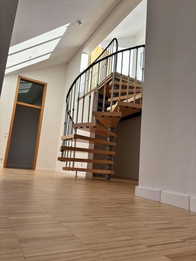 Sobre los tejados de Leipzig: dúplex de 2,5 habitaciones con 25 m² de terraza-solárium en la azotea en Rosental/Zoo – Foto 12
