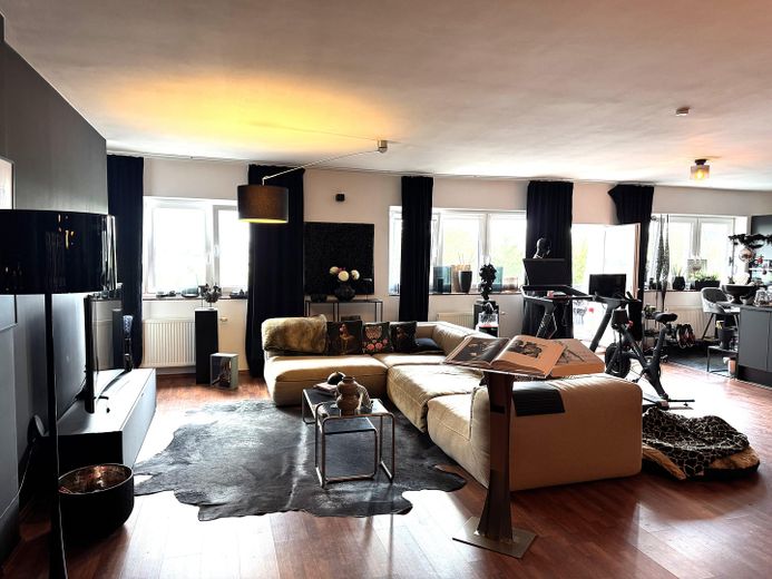 Özel atmosfere sahip loft daire, 4O+M,BD,Balkon – Offenes Wohnzimmer