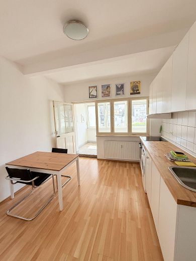Bonn-Zentrum: 2,5-Zimmer-Wohnung mit Terrasse & Panoramablick, 1A-Lage Fußgängerzone – Küche inkl. Einbauküche