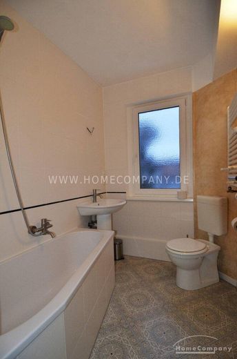 Berlin Zehlendorf’da aydınlık, sakin 2 odalı eşyalı daire – 2a934412932130e7b8667b12061bfaba67d08764.jpg