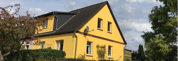 Vermietetes Reihenendhaus | *provisionsfrei* | 800m zur Ostsee | Niendorf/Hohenkirchen – Straßenseite
