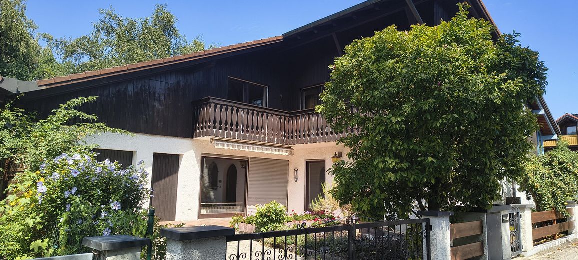 Bliźniak w Olching, ok. 283 m² pow. działki, ok. 155 m² pow. mieszkalnej, w najlepszej lokalizacji, bez prowizji, od osoby prywatnej – Aussenansicht Süd/West
