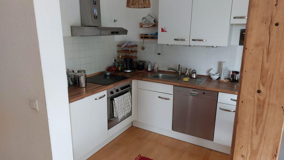 Sehr schönes 3 Fam.- Haus, große Balkone – DG Küche 1