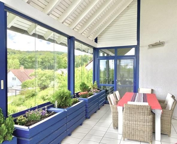 große Terrasse+Windschutz