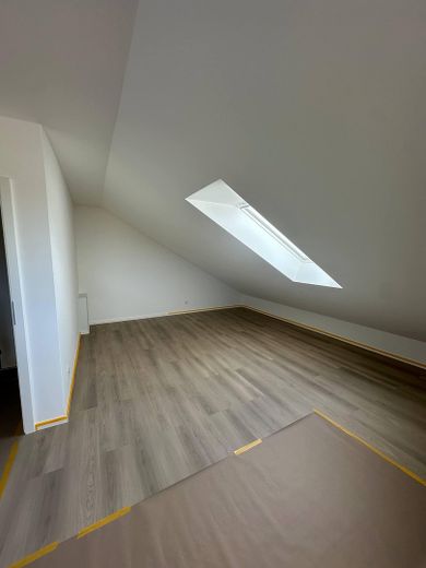Neubau-Doppelhaushälfte (5 Zi.) mit Garten & Stellplatz – nur noch 1 verfügbar | nahe Berlin/Potsdam – DG linke Seite