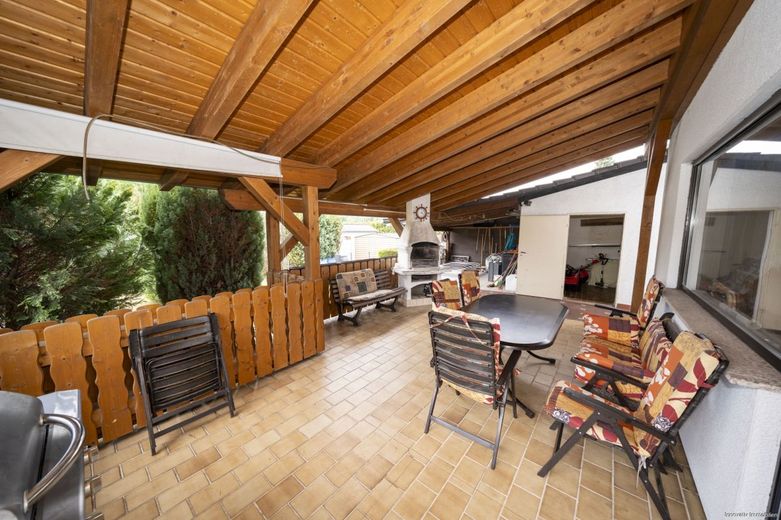 Gemütliches Einfamilienhaus in kleiner Nebenstraße von Dorf im Warndt – Terrasse