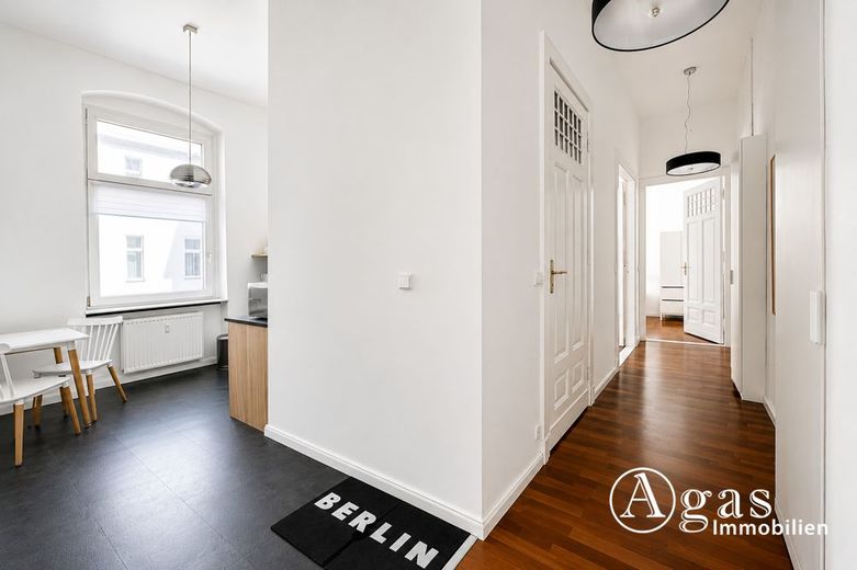 Edificio antiguo elegantemente renovado en el ala lateral - disponible para ocupar en Berlín-Schöneberg – Eingangsbereich