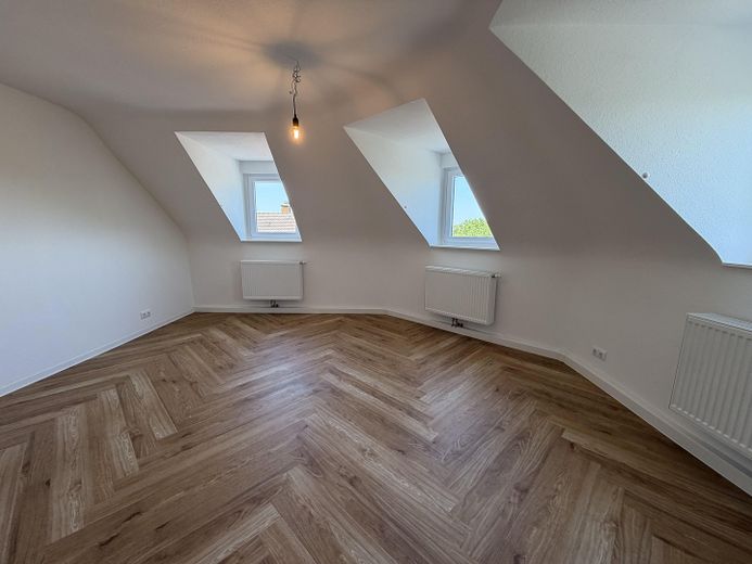 Pierwsze zamieszkanie po generalnym remoncie – wysokiej jakości mieszkanie 2-pokojowe w kamienicy w Karlsruhe Weststadt – Zimmer 2