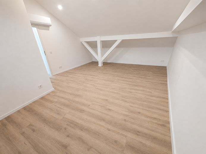 Erstbezug: Ein-Zweifamilienhaus mit Garten, 3 Bädern und 7 Schlafzimmern in Tairnbach – Foto 14