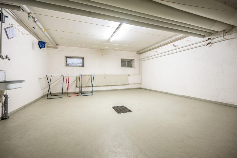 Lichtdurchfluteter Wohnkomfort in Uni-Bestlage – 90 m² mit 3 Balkonen & TG-Stellplatz – Trockenraum