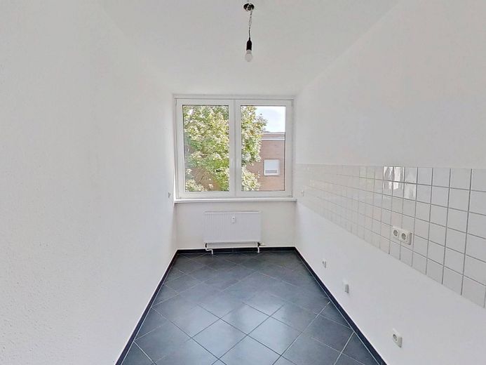 Luminoso appartamento di 3 locali con balcone e vasca da bagno nel centro città – Ansicht I: Küche