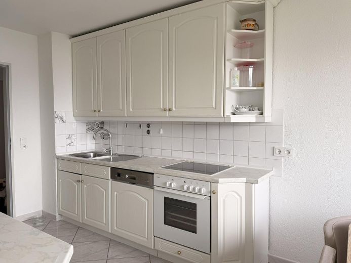 4er-WG Neugründung in Konstanz – frisch modernisiert, große Gemeinschaftsküche & Balkon – Küche