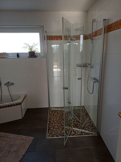Attraktives EFH in Höhenlage, Nähe Trier – Badezimmer, EG