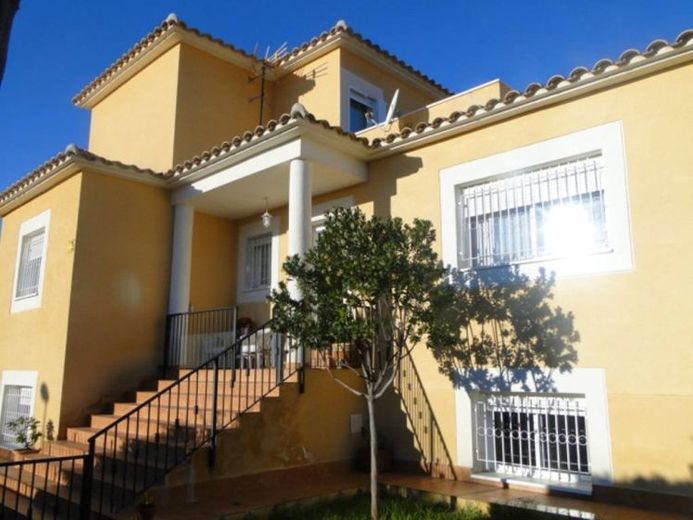 Villa mit 5 Schlafzimmern, 3 Badezimmern, Zentralheizung, Klimaanlage und wunderschönem Ausblick – Foto 1