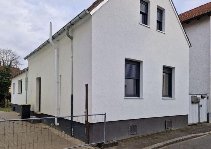 Kernsaniertes Einfamilienhaus mit modernem Anbau – Foto 1
