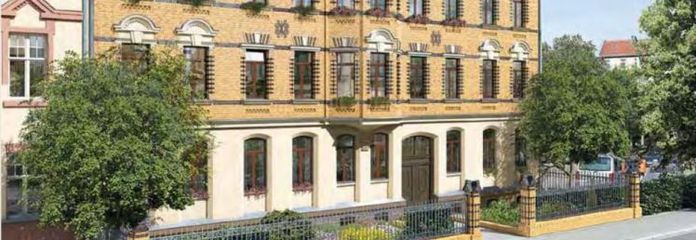 Орендована мансардна квартира з лоджією, паркомісцем і довгостроково стабільними орендними відносинами