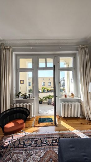 Стильно відремонтована старовинна будівля в Шарлоттенбурзі – Balkonzugang vom Wohnzimmer 