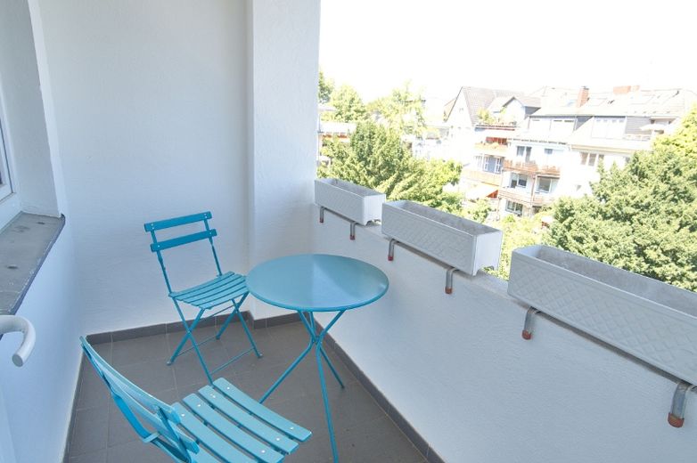 Luminoso appartamento cittadino ben arredato con balcone, Wi-Fi e dotazione completa – 23b181735d1adc3fe4848ab0285978d9257dd991.jpg