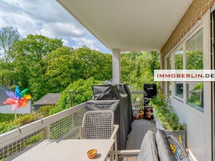 IMMOBERLIN.DE - Posizione privilegiata! Confortevole appartamento con balcone soleggiato vicino al lago Hubertussee – Foto 1