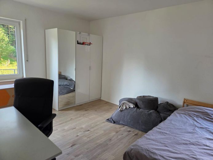 Freundliche 3-Zimmer-Wohnung mit Balkon und Stellplatz in Reichshof – Foto 5