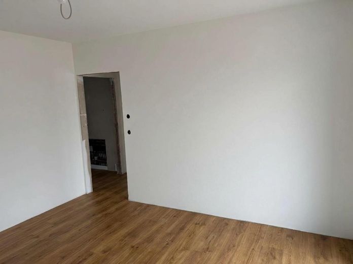Geniş balkonlu modern 1 odalı daire – Schlafzimmer