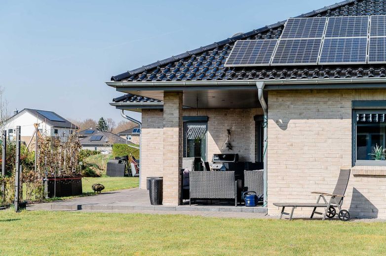 Modernste Wohntechnik trifft zeitlose Eleganz – Ihr Energie-Sparwunder in Schafflund – Foto 9