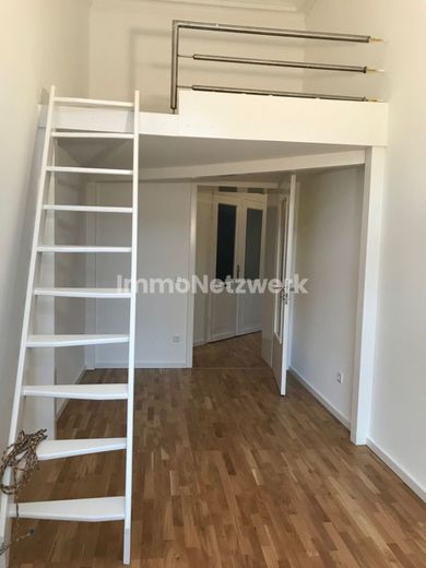 TOPANGEBOT***historisches Anlageobjekt in sehr zentraler Innenstadtlage***Rendite 5,30 % – Zimmer 1 mit Hochbett