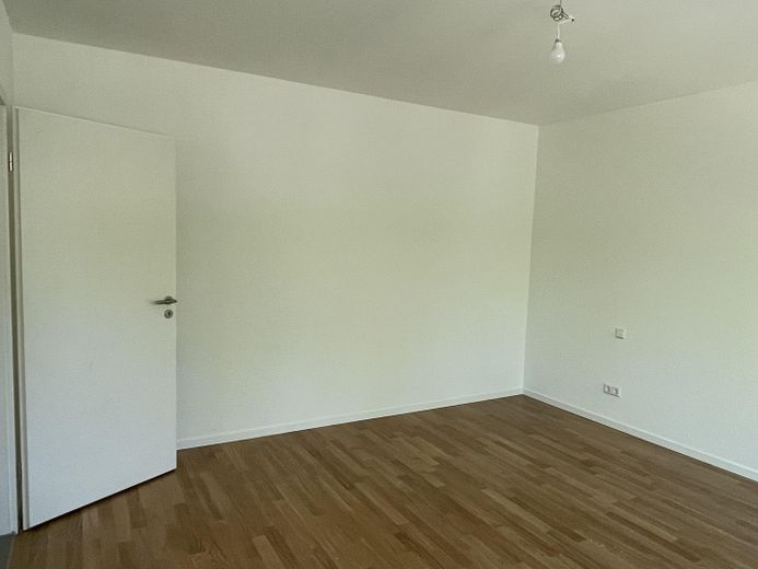 Sanierte 3-Zimmer-Wohnung mit neuer Einbauküche in Remseck-Aldingen – Schlafzimmer