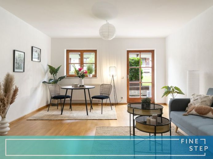 *DIREKT VERLIEBT* Großzügige renovierte 2-Zimmer Wohnung in absolut ruhiger Wohngegend – Foto 1