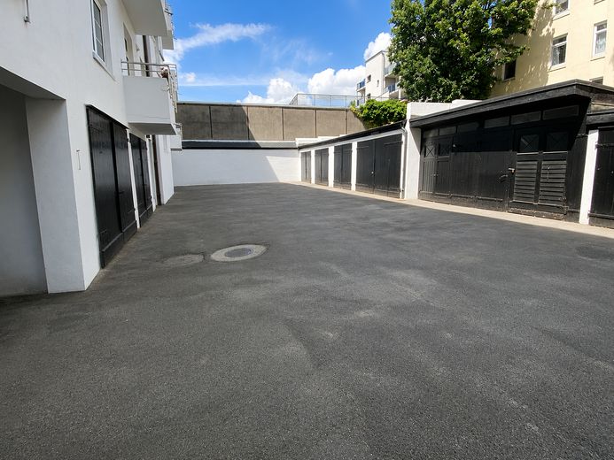Élégant appartement familial ancien | 117 m² | 4,5 pièces | Garage | Loggia | Vue sur la verdure | Tarpenbek – Hinterhof (Zugang Garage)