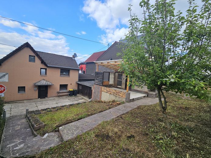 Provisionsfrei - Einfamilienhaus mit Garten – Foto 1