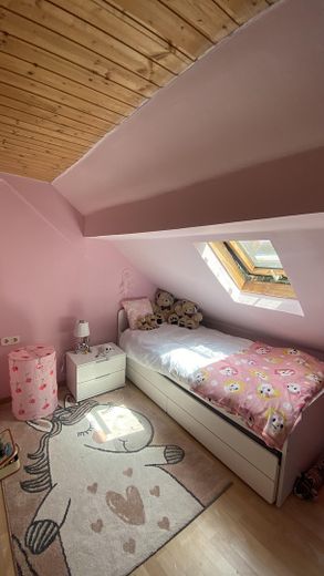 Dom dwurodzinny w wyjątkowej lokalizacji w Falkenstein w powiecie Donnersbergkreis na sprzedaż – Kinderzimmer FeWo