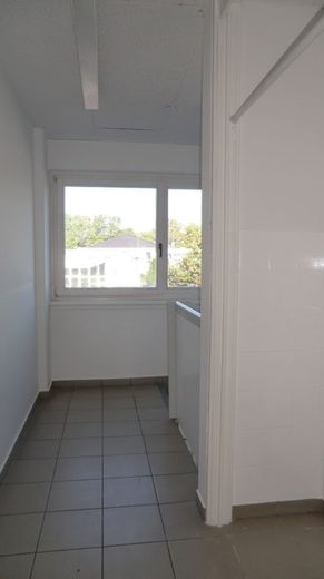 *Ihr neuer Standort im Gewerbepark Henstedt-Ulzburg !!!* – Treppenhaus
