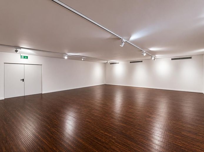 Vielseitige Gewerbefläche für Büro, Praxis &amp; Coworking in Ehrenfeld – UG Raum links