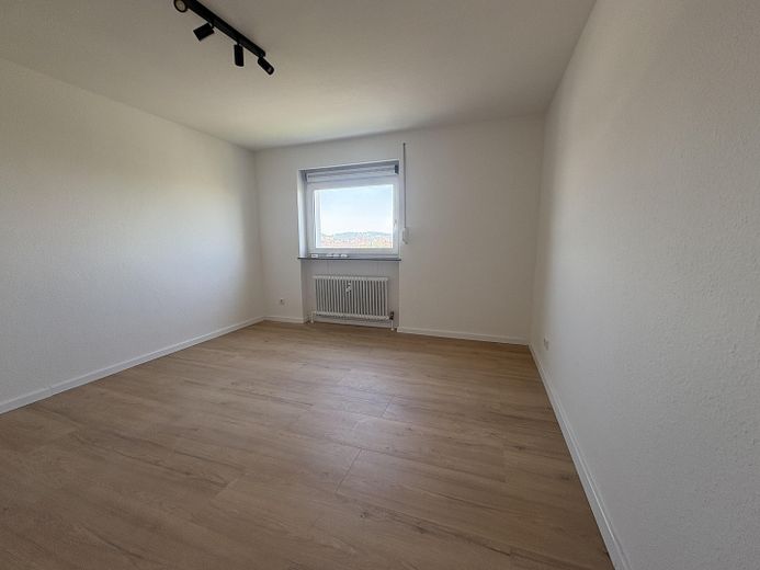 Bamberg'de balkonlu ve ankastre mutfaklı yenilenmiş 3 odalı daire (WE45) – Schlafzimmer