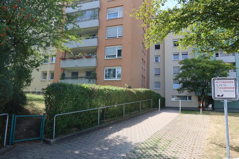Appartement 3 pièces avec balcon et place de stationnement à Niefern – Haus