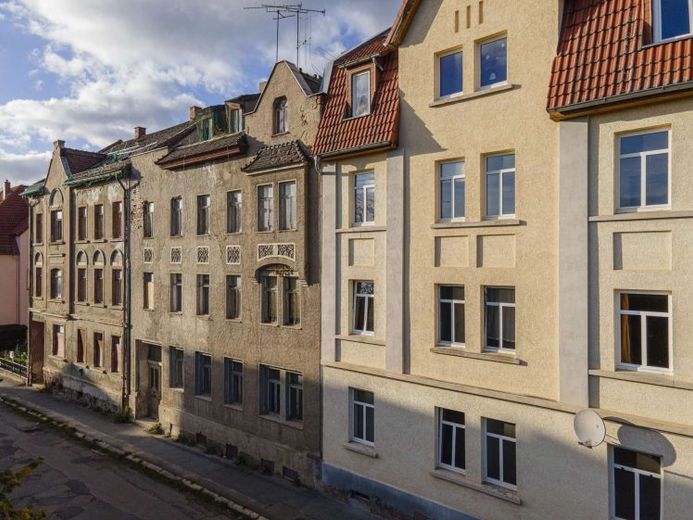 Bauträger aufgepasst! 2 unsanierte MFH mit 836 m² Wfl. in Gera! – Foto 1