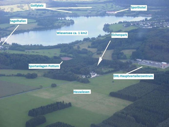 Wohnungen/ Seniorenresidenzen (11), Blockhaus-Treffpunkt(1), Bauplätze (3) – Umgebung