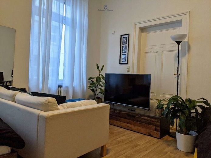 Vermietetes Wohn- und Geschäftshaus mit 10 Einheiten, Top-Rendite in guter Lage – WHG 3 1.OG